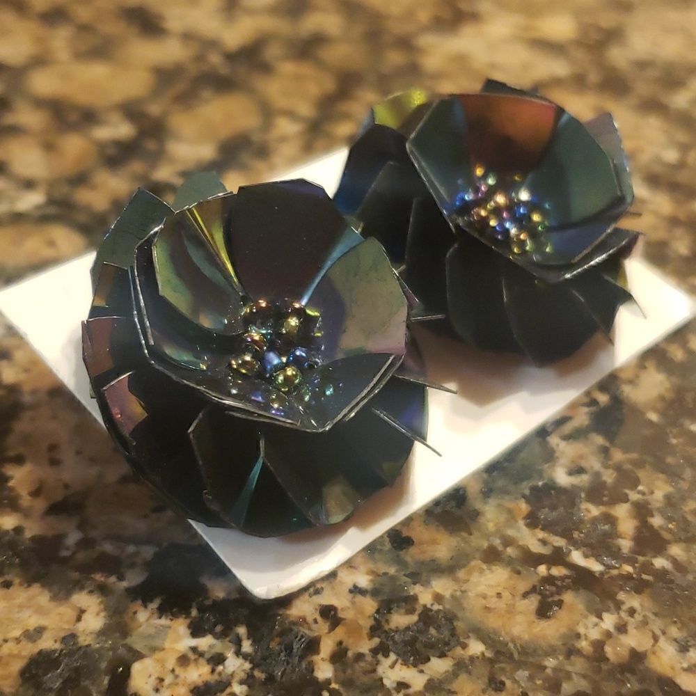 ‎Vintage 80s Floral Earrings